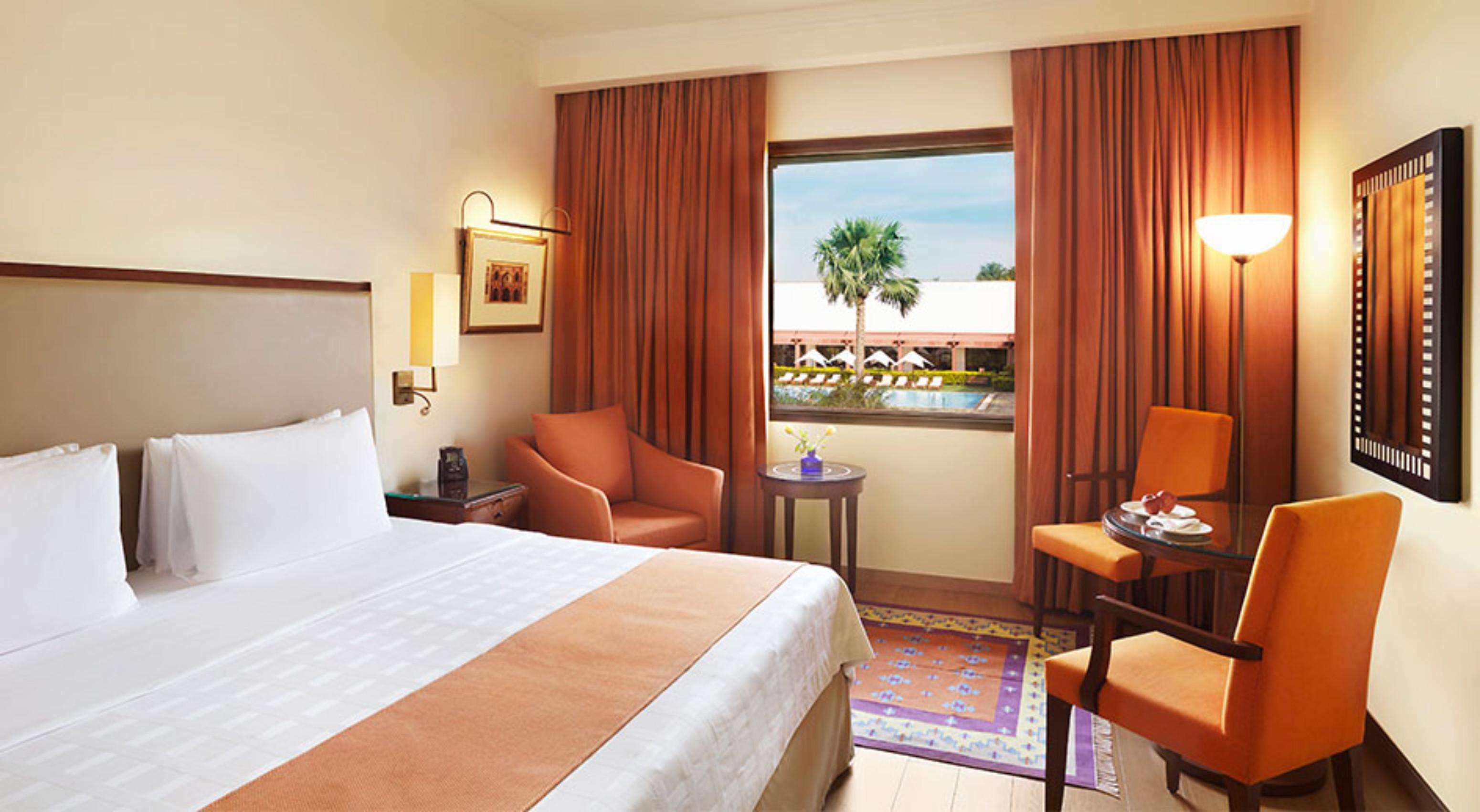Trident Agra Hotel Agra  Ngoại thất bức ảnh A room at the Taj Bengal