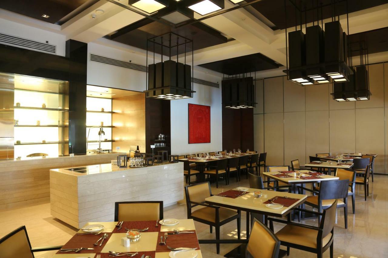 Trident Agra Hotel Agra  Ngoại thất bức ảnh The restaurant