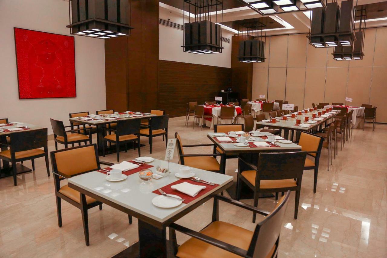 Trident Agra Hotel Agra  Ngoại thất bức ảnh The restaurant