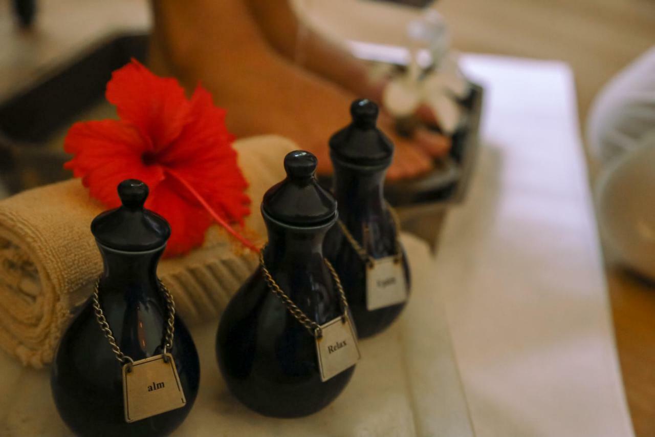 Trident Agra Hotel Agra  Ngoại thất bức ảnh Ayurvedic oils