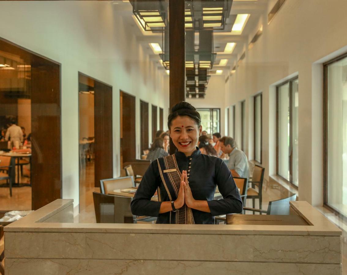Trident Agra Hotel Agra  Ngoại thất bức ảnh A Thai woman greeting with the wai
