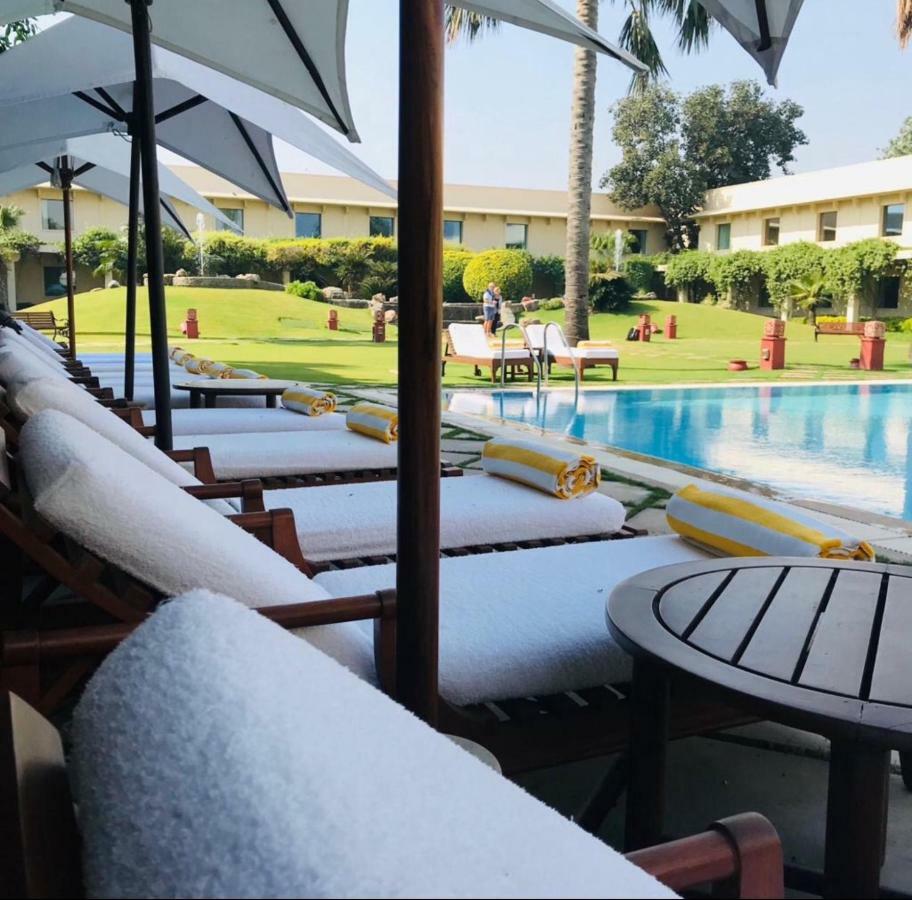 Trident Agra Hotel Agra  Ngoại thất bức ảnh Pool at the Four Seasons Hotel, Cairo