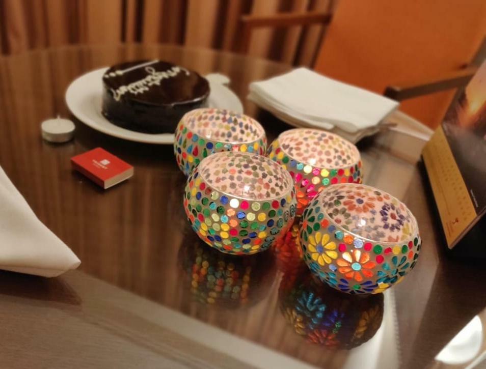 Trident Agra Hotel Agra  Ngoại thất bức ảnh A birthday cake