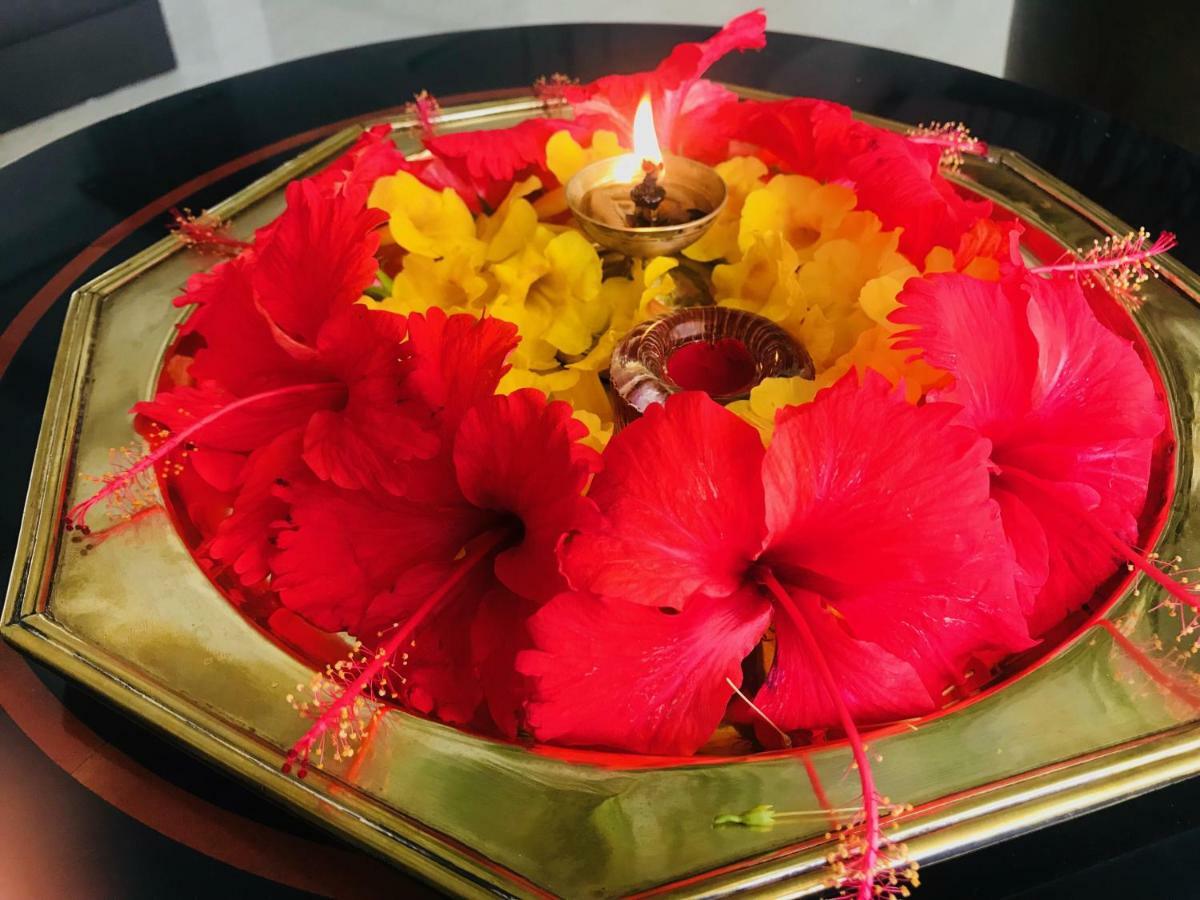 Trident Agra Hotel Agra  Ngoại thất bức ảnh A thali for the Hindu festival of Diwali
